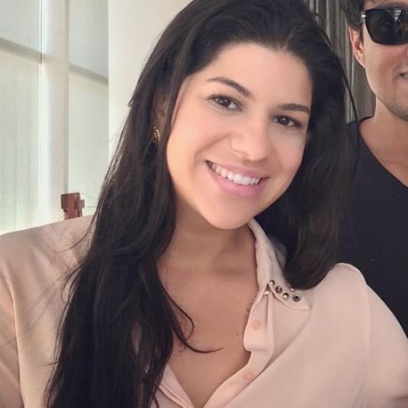 fe_venancio's profile picture. Mãe, jornalista e um pouco de tudo mais. Living in RIO, but, lost my heart between NY and Paris.