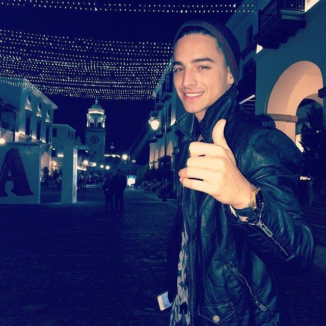 Y yo no quiero ni saber su nombre
 solo quiero oportunidad muchos menos quiero ser t
u hombre solo matar la curiosidad  @MALUMACOLOMBIA @KILATEMLM 
 ♥♥