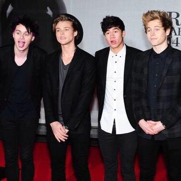 #ShesKindaHotVMA @hiorheyorharry