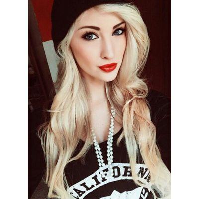 Real life Elsa who goes by the name of Anna. Ironic, right?