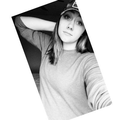 BondSavanna's profile picture. i see things in black and white { it makes everything clearer}