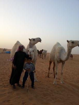 ‏‏‏‏خلقت بالدنيا وانا ما معي شي/وروح منها ما معي شي منها
