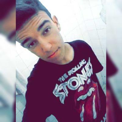 Instagram  @_willia_m / SnapChat  Vemk-wil / Facebook  William Santos (Sykes)