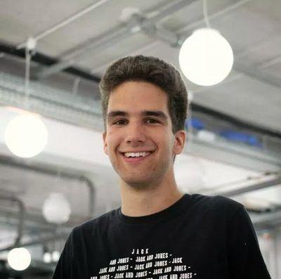 Quantum Machine Learning PhD student at @IRIF_Paris