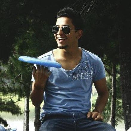Comunicador social - Periodista de la UPB. Realizador Audiovisual. 
Gran gusto por la Fotografía, el arte y la buena música. Alegría como guía.
