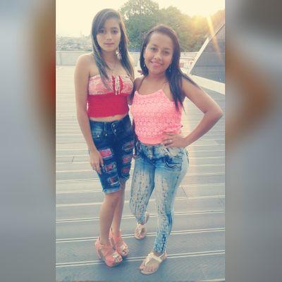 cuando  se dise amor  con  el  sentimiento se  vuelve  la  palabra  mas   hermosa de todas pero cuando se dise por decir solo se  vuelbe un  palabra inutil