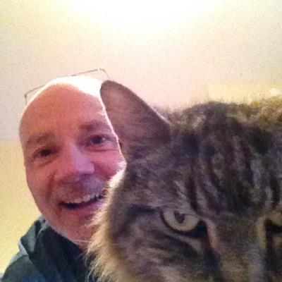 Former IT Person turned London Taxi Driver, wannabe Piano Player, Uncle to the cats next door, and fan of Crystal Palace F.C. and The New York Giants...