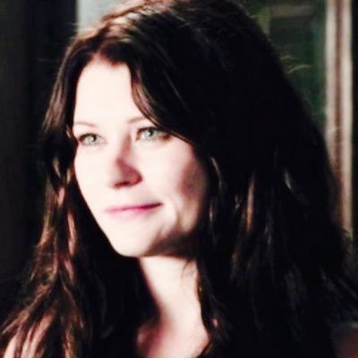 BelleTrapped's profile picture. I've been held captive for over twenty years by Regina. Now the curse is broken and I'm free to find myself. To find who I am {RP/FL|OUAT|#RedBeauty}