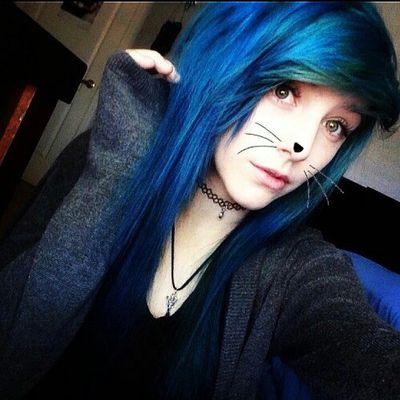 “I like pizza more than people.”—; Daughter of Michael Clifford. 16. (Second Generation RPG)