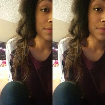 alohaxleila's profile picture. 