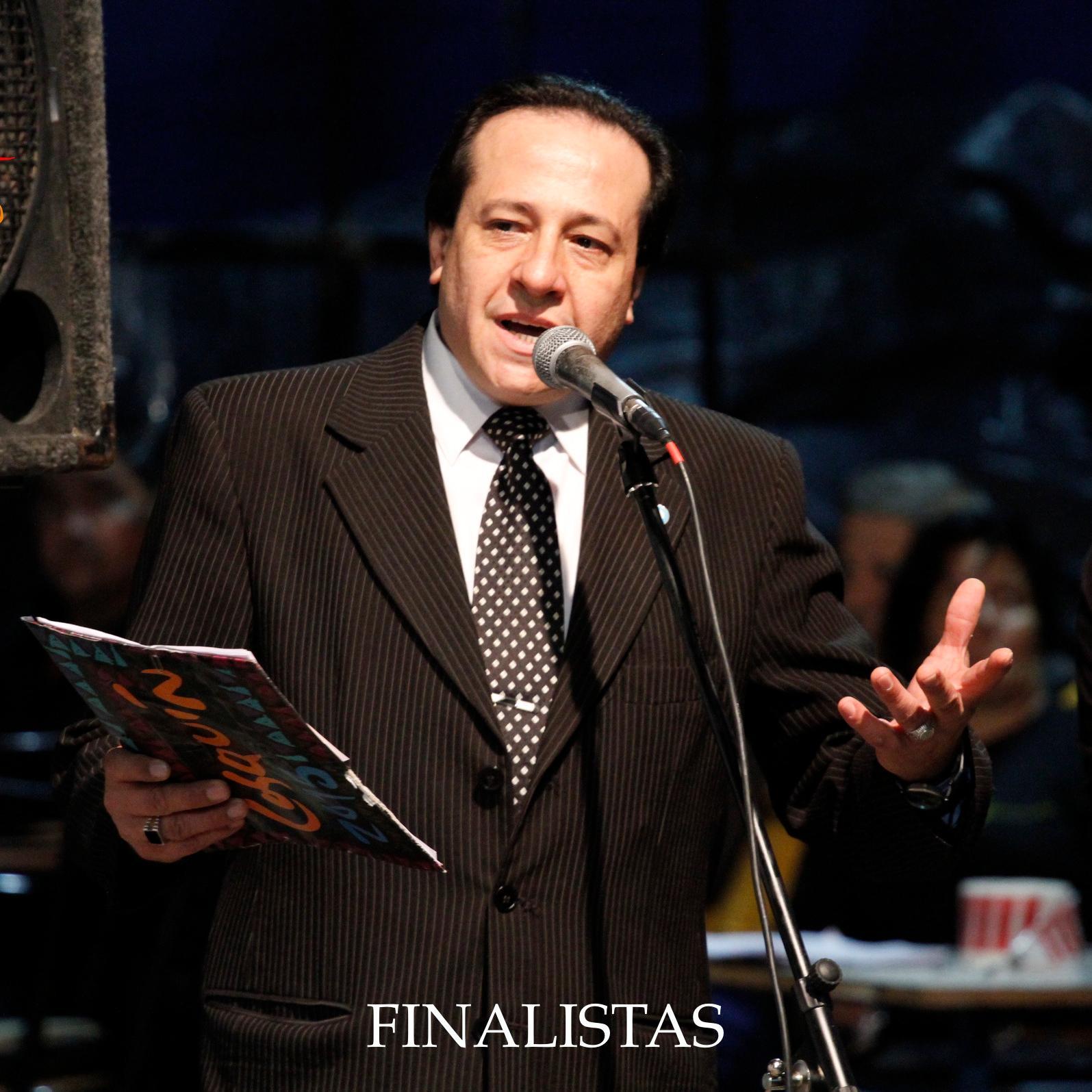 Conductor de Folklore con Amigos http://t.co/uuFffxh4b7