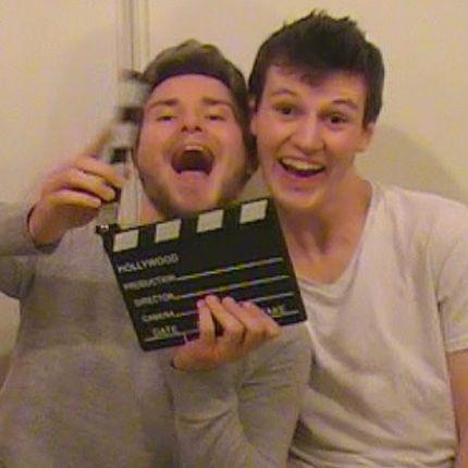 Duo franco-anglais sur YouTube : http://t.co/F3fLcfn45H.effetscarabee qui veulent partager des vidéos avec vous !