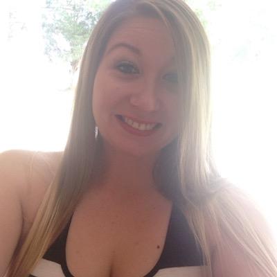 im a down to earth girl who loves being with my kidos and hubby...in the process of getting my associates degree!!