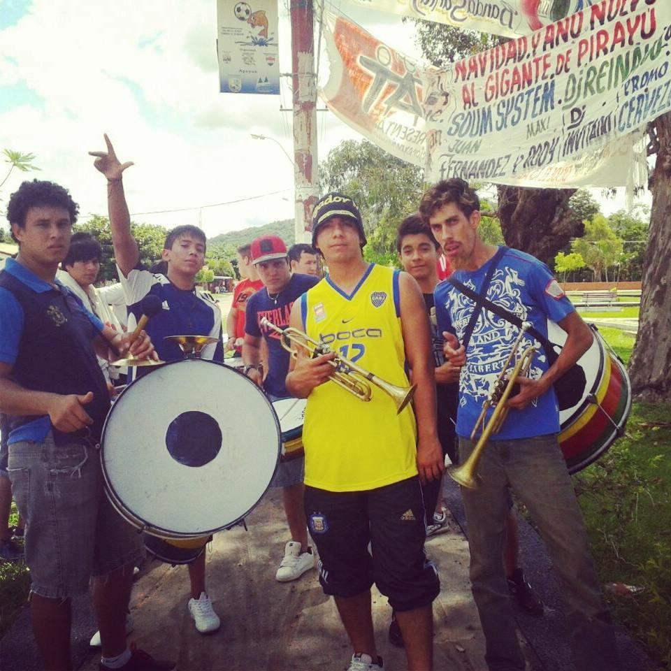 trompetista en Chancholigan's, 100% traidor