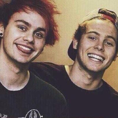 how did we end up here.... if Ya now what I'm saying |||| 5SOS CONECTICUT