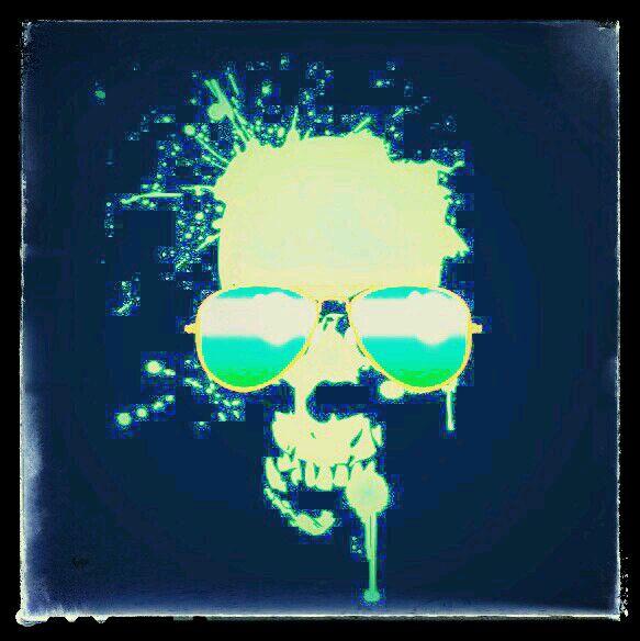 ScreenesBug's profile picture. Wolas, Soy youtuber y en mi canal podras encontrar porno de tortugas jeje naah mentira ago gameplays a y tambien hago re follow