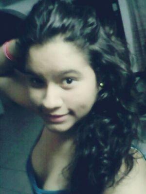 nunca dejes de sonreir porque no sabes quien se puede enamorar de tu hermosaa sonriisa...