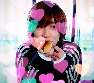 ただの溜まりに溜まったものを吐き出すだけの垢です。たまにフラ〜っときて岡田と藤原と文句愚痴について呟いて出て行きます。リムブロご自由にどうぞ