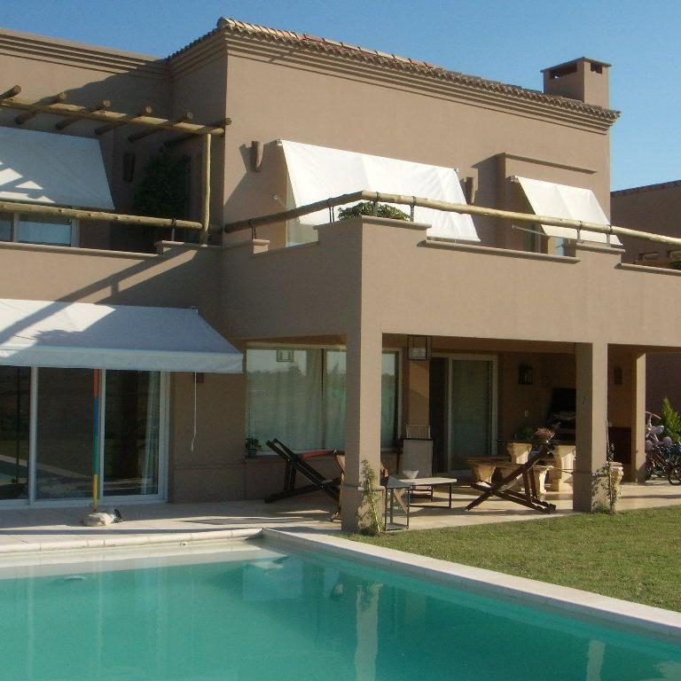 Somos una empresa dedicada a la venta y alquileres de inmuebles, como casas, departamentos, ph, locales comerciales, galpones, lotes y Barrios Cerrados.