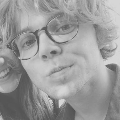 free follow,; go follow @bitchinjh + ask for a dm to @luke5sos // rt link in bio