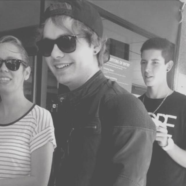free follow,; go follow @bitchinjh + ask for a dm to @luke5sos