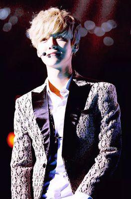 Ex miembro de exo.   #TeamWeAreOne.  Let me be you one and only.