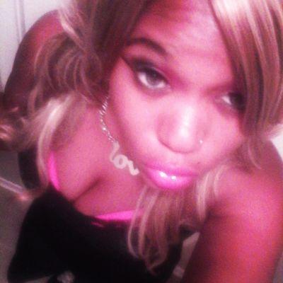 mykiarogers21's profile picture. 