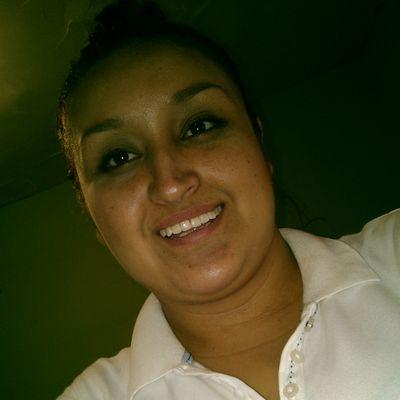 anneveloz37's profile picture. 