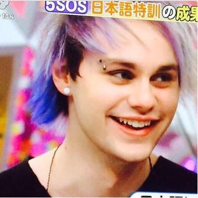Follow @cheesetoastie5 @5SauceImagines3 and @cliffordXstylez !!! They gave you a free follow(: RT link too??