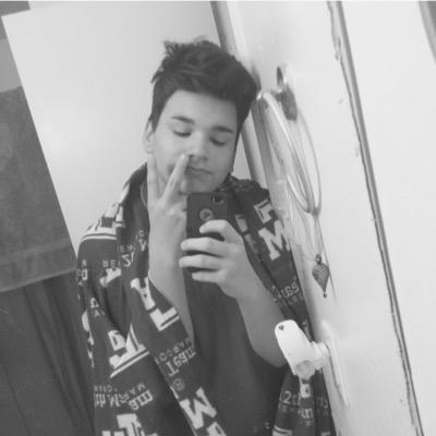 Senovio_k00l's profile picture. 