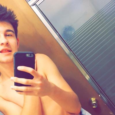 Follow me on my main account: @heyitschris153
