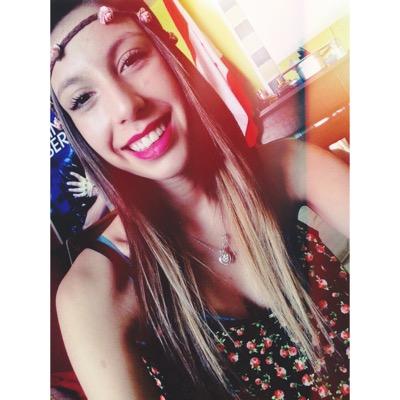 Hellooo me llamo Javii, Belieber :] 15-10-11~12-11-13❤Soy Belieber desde que la frente y las pompas eran un misterio:)) Follow me & Follow back;)