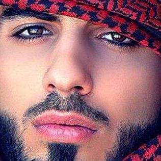 مرحبا اسمي الزبير ريم التحية عربية من لي صديق