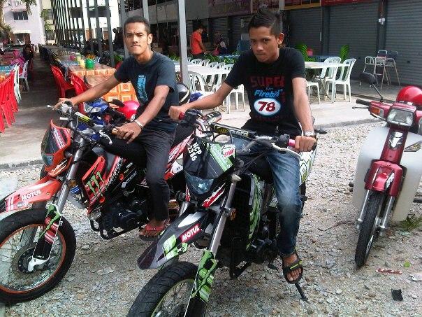Bercinta memang mudah... Untuk dicintai juga memang mudah... Tapi untuk dicintai oleh orang yang kita cintai itulah yang sukar diperolehi..!!!!