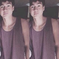 *✧ follow my main @calumxari *✧