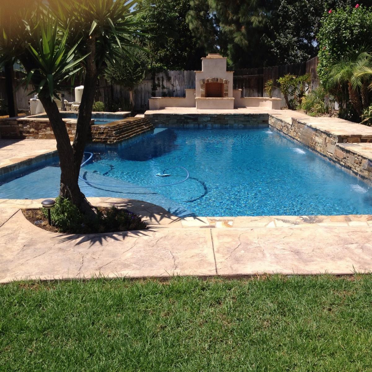 Sapphire Pool and Spa specializes in designing & constructing custom in ground swimming pools in Southern California.