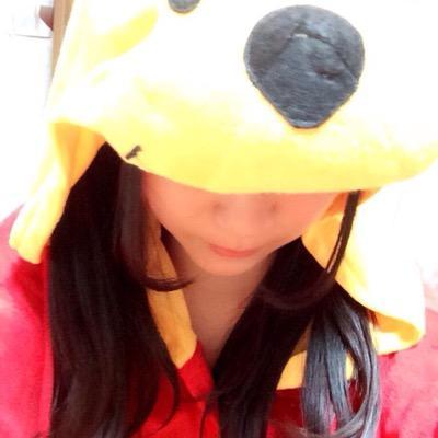 僕はにっかり青江、元は大太刀の大脇差さ。……うんうん、君も変な名前だと思うだろう？……さて君は、僕の由来を聞いてもまだ、そうして笑っていられるかな？……なんて、ね。……公式様その他とは無関係。