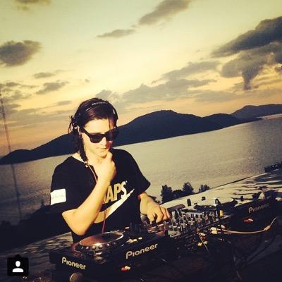 Skrillex, Knife Party