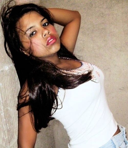 Uma futura pediatra, 15 anos,
descendente de indio,
adoro bateria & violão
@britneyspears é minh'diva *-*
e sou apaixonada por Jesus.