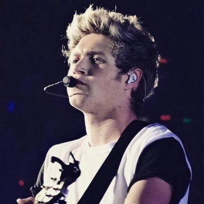 go follow @tris_yas1D