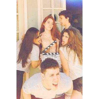 FC do Canal QUEM NUNCA ❤️@anacclarac @macairamanu @thaisdamaaso @LoboEmerson @victeiro