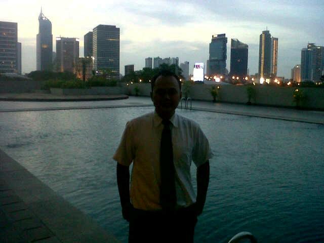 djam_18DJ's profile picture. Hidup ini bukan hanya mencari yang terbaik, namun lebih kepada menerima kenyataan bahwa kamu adalah kamu. Jadi dirimu sendiri. ☺