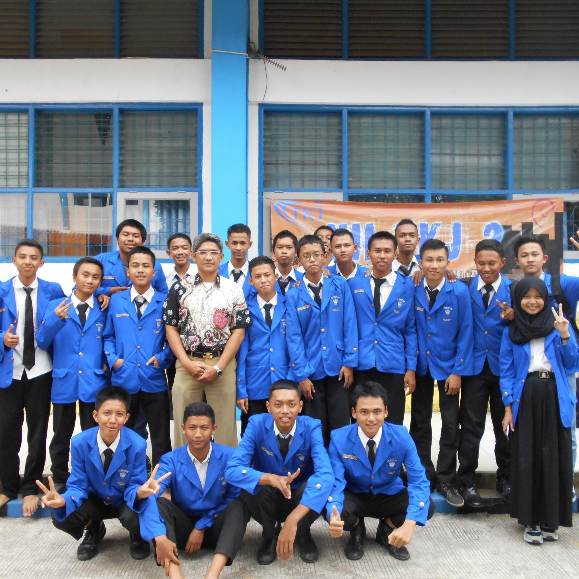 TEWAS_14's profile picture. Official account of XII TKJ 2 angkatan 14 SMKN 1 Cibinong | Kumpulan dari anak anak biasa yang berubah menjadi luar biasa | Keep calm and study hard .. Fight !