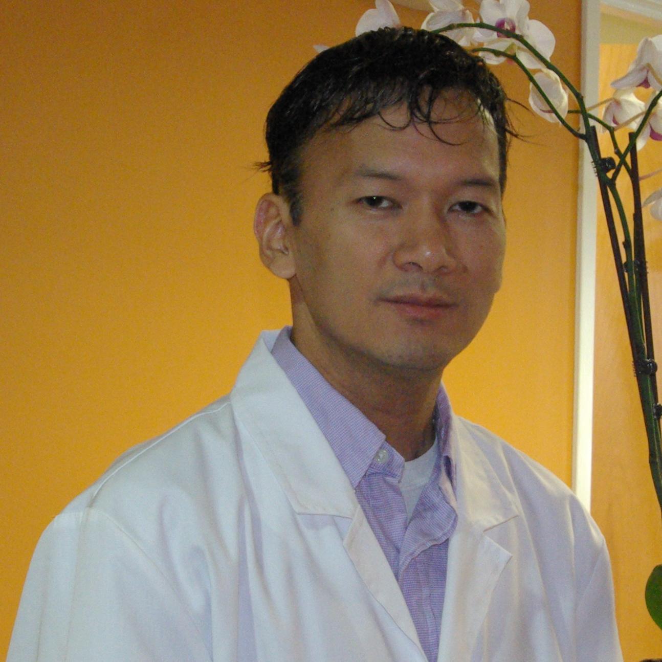 Dr Thang Do, DC is a specialists in health and weight loss.
Whatever you need, we have it under our roof – from pain relief