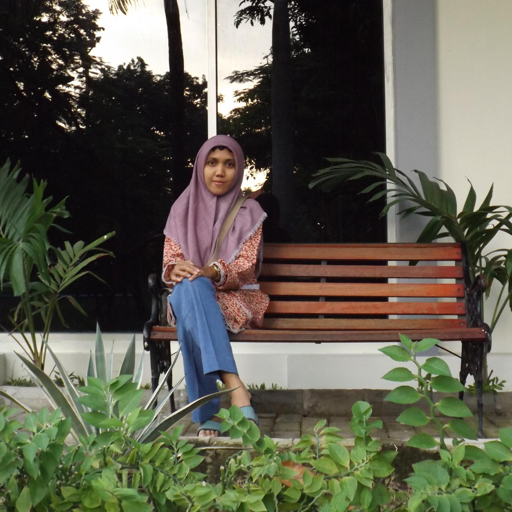 TK PKK Rembang Blitar, SDN Rembang 2 Blitar, SMPN 2 Blitar, SMAN 1 Blitar, Kimia ITS Surabaya (now)