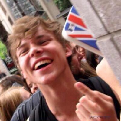 zoe thinks ur hot af ✩ @alwaysclxfford