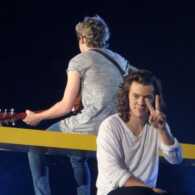 Hello! Im JAPANESE!!and live in Japan!!please follow me,Directioner;)