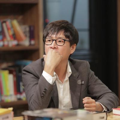 네이버 수요웹툰에서 빙의 연재를 마치고 피키캐스트애서 NPC를 연재하고 있으며 네이버에서 다시 수요웹툰으로 빙의 시즌2 마야고를 연재하고 있습니다.