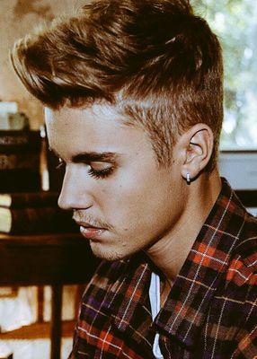 Justin Bieber is my hero and my idol♥ 1D ♥ @justinbieber Follow me PLEASE