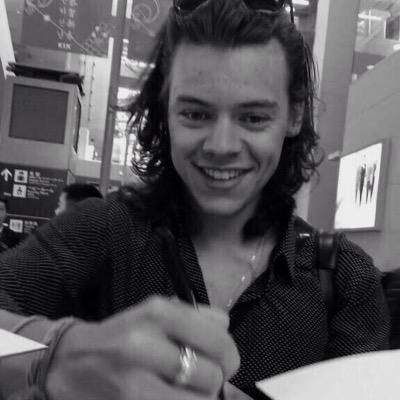 shatyvoon's profile picture. ⠀⠀ ⠀⠀⠀⠀⠀⠀⠀⠀⠀⠀⠀⠀⠀⠀⠀⠀⠀ “i ragazzi che si ⠀⠀ ⠀⠀⠀⠀⠀⠀⠀⠀⠀⠀⠀⠀⠀⠀⠀⠀⠀amano si baciano nei ⠀⠀ ⠀⠀⠀⠀⠀⠀⠀⠀⠀⠀⠀⠀⠀⠀⠀⠀⠀sedili posteriori ⠀⠀ ⠀⠀⠀⠀⠀⠀⠀⠀⠀⠀⠀⠀⠀⠀⠀⠀⠀delle limousine. ”